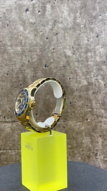 Invicta Pro Diver 22063 Montre Homme - Mouvement &agrave; Quartz - Acier Inoxydable avec Cadran Bleu - 43 mm