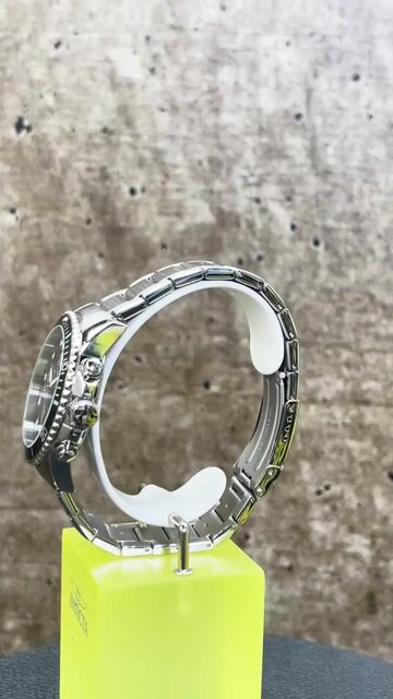 Invicta Pro Diver 46051 Herrenarmbanduhr - Quarzwerk - Edelstahl mit schwarzem Zifferblatt - 45 mm