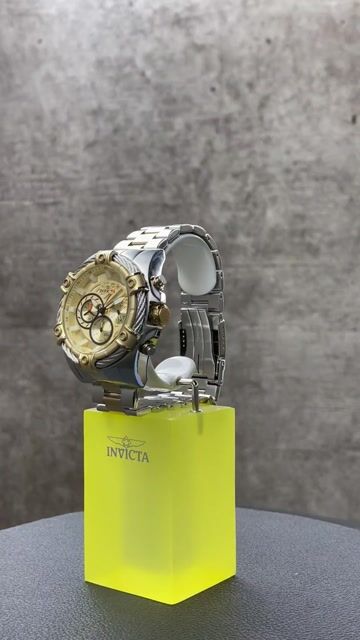 Invicta Bolt 49747 Reloj de Hombre - Movimiento de Cuarzo - Acero Inoxidable con Esfera Dorada - 52 mm