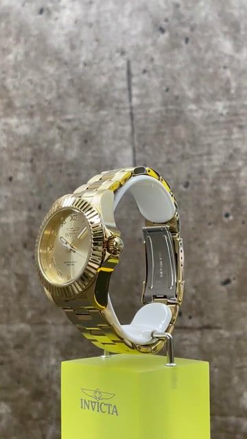 Invicta Pro Diver 16739 Reloj para Hombre - Movimiento de Cuarzo - Acero Inoxidable con Esfera Dorada - 44 mm