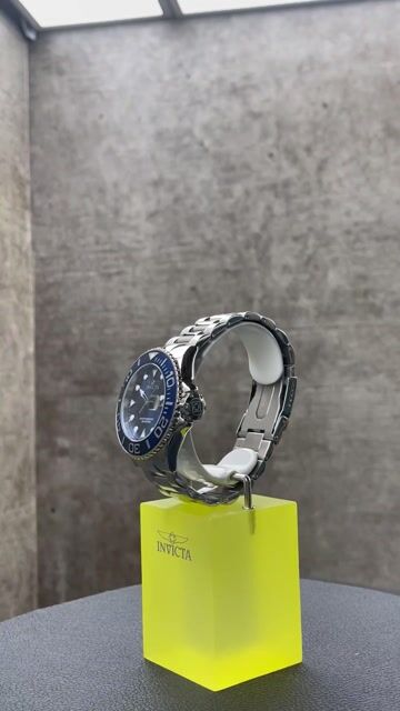 Invicta Pro Diver 28766 Herrenuhr - Quarzwerk - Edelstahl mit blauem Zifferblatt - 50 mm