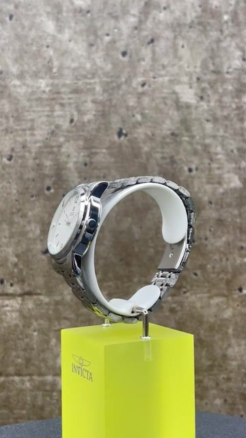 Montres Prestige Classic MPW-0028 Men's Watch - Quartz Movement - Metal with White Dial - 41 mm